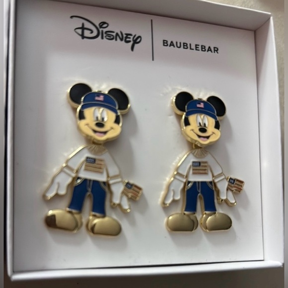 Disney BAUBLEBAR Mickey Mouse Americana Patriotic USA
Flag Earrings - Picture 4 of 5